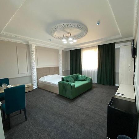 Sapphire Hotels Taraz Luaran gambar